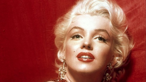 Marilyn-Monroe-marilyn-monroe-36954509-500-281